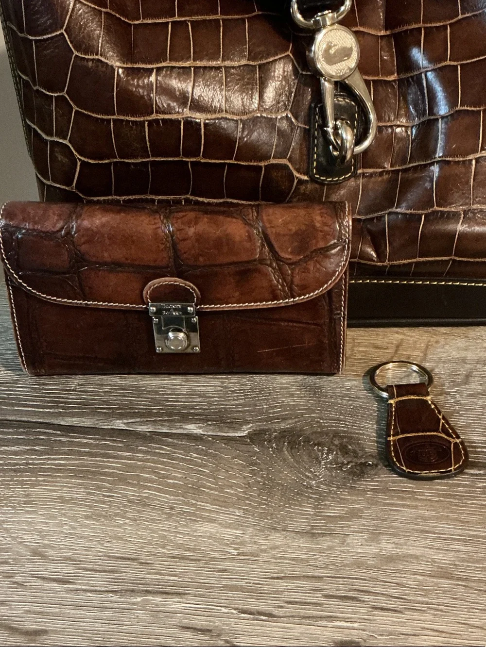 Dooney & Bourke Brown Croc-Embossed Hobo Shoulder Bag Wallet Key Fob 3pc EUC
